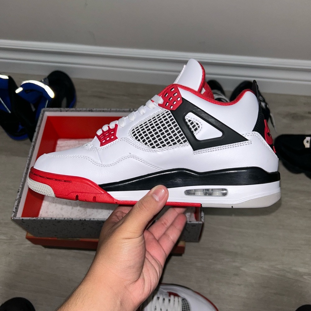 Jordan 4 Fire Red - Picture 6 of 13